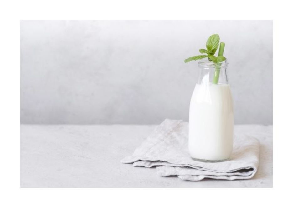 10 przepisów na domowe mleka roślinne